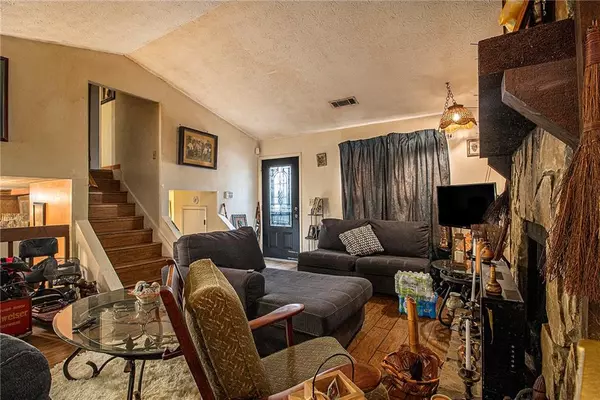 Lithonia, GA 30058,6175 Creekford DR