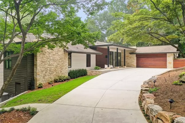 670 River Chase PT, Atlanta, GA 30328