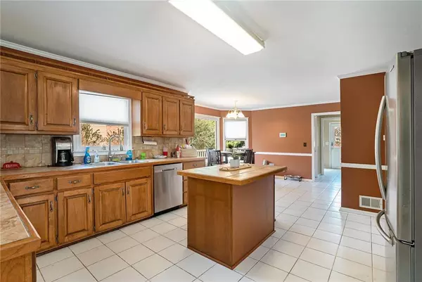 Stone Mountain, GA 30087,5083 Oak Leaf TER