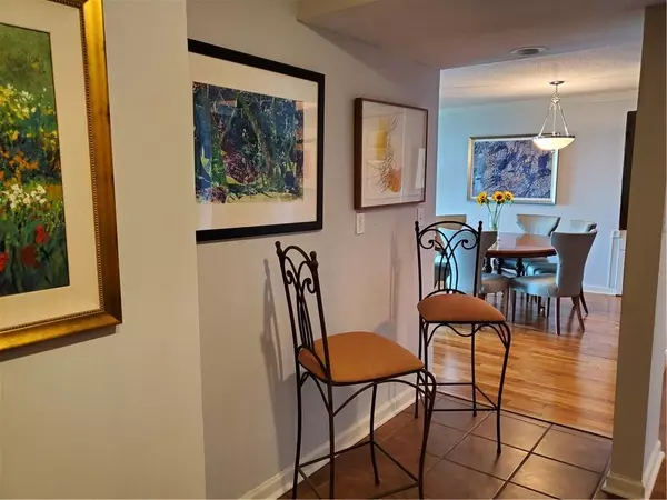 Atlanta, GA 30305,2870 Pharr Court South NW #901