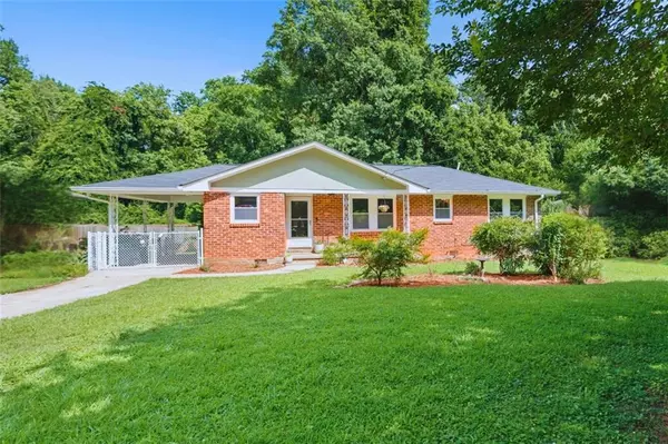 2483 Hunting Valley DR, Decatur, GA 30033