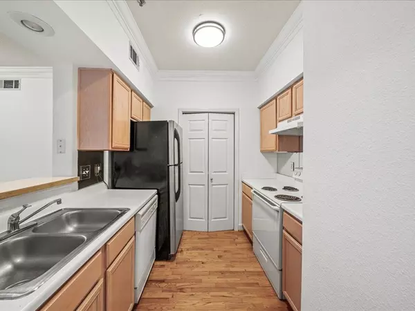 Atlanta, GA 30319,3777 Peachtree RD NE #213