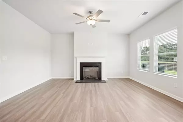 Woodstock, GA 30189,431 Lanier CIR