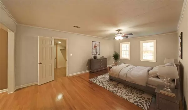 Roswell, GA 30075,295 LAKEMONT DR