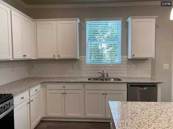 Flowery Branch, GA 30542,6832 Lake Overlook LN