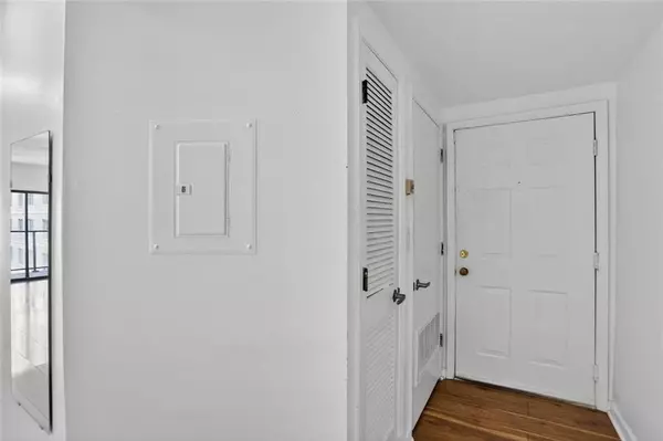 Atlanta, GA 30309,1280 W Peachtree ST NW #3014