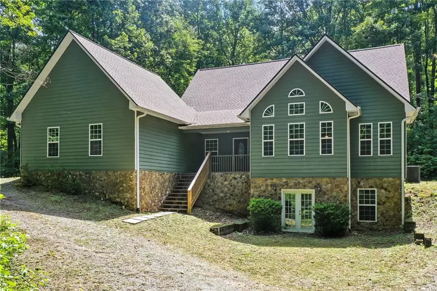 149 Grouse LN, Talking Rock, GA 30175