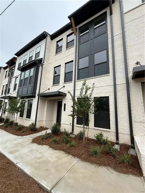 407 Nix LN, Lawrenceville, GA 30046