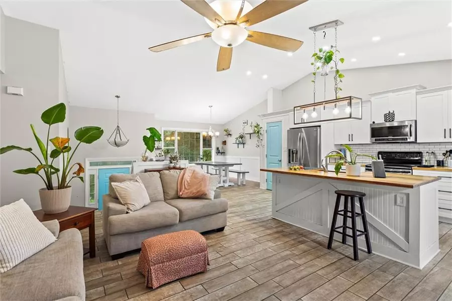 1226 Summer LN, Auburn, GA 30011