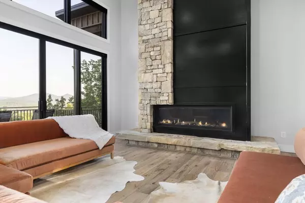 Blue Ridge, GA 30513,417 Bill Claypool DR