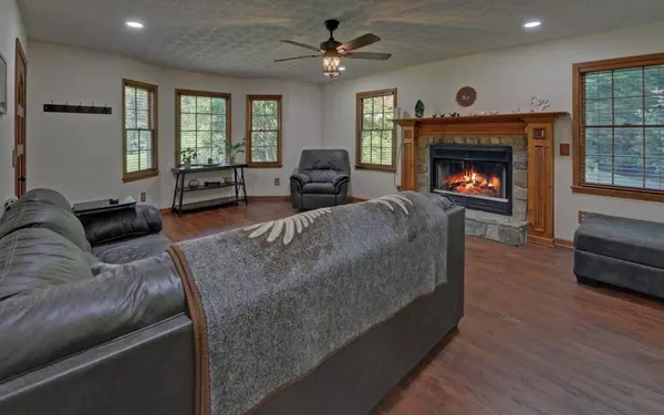 Woodstock, GA 30188,1098 Ashlin DR