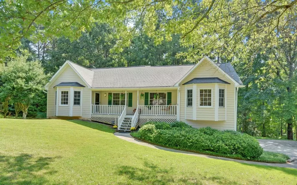 1098 Ashlin DR, Woodstock, GA 30188