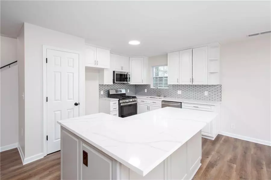 4100 Chanticleer DR NW, Kennesaw, GA 30152