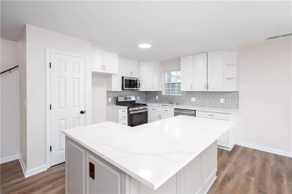 Kennesaw, GA 30152,4100 Chanticleer DR NW