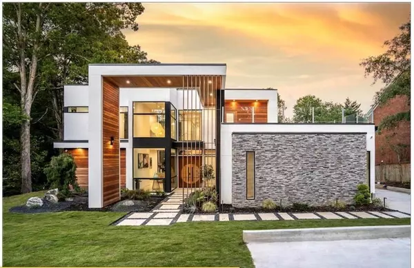 2055 E Roxboro RD NE, Atlanta, GA 30324