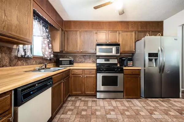 Lilburn, GA 30047,1069 Glasgow DR NW