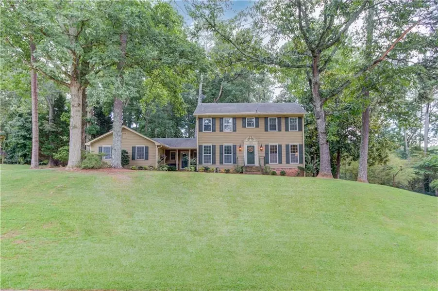 2314 Pine Point DR, Lawrenceville, GA 30043