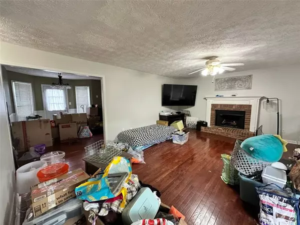 Acworth, GA 30101,195 MAPLELAKE DR