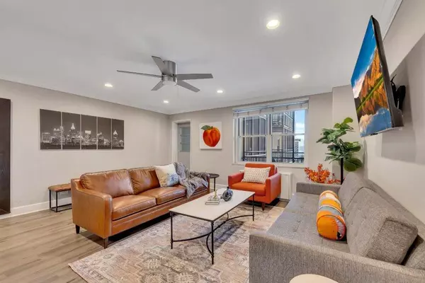 300 Peachtree ST NE #6H, Atlanta, GA 30308