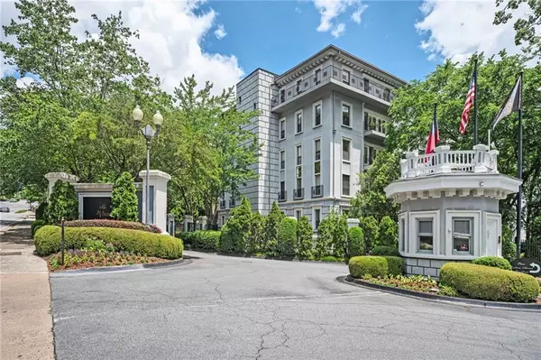 Atlanta, GA 30324,3203 Lenox RD NE #28