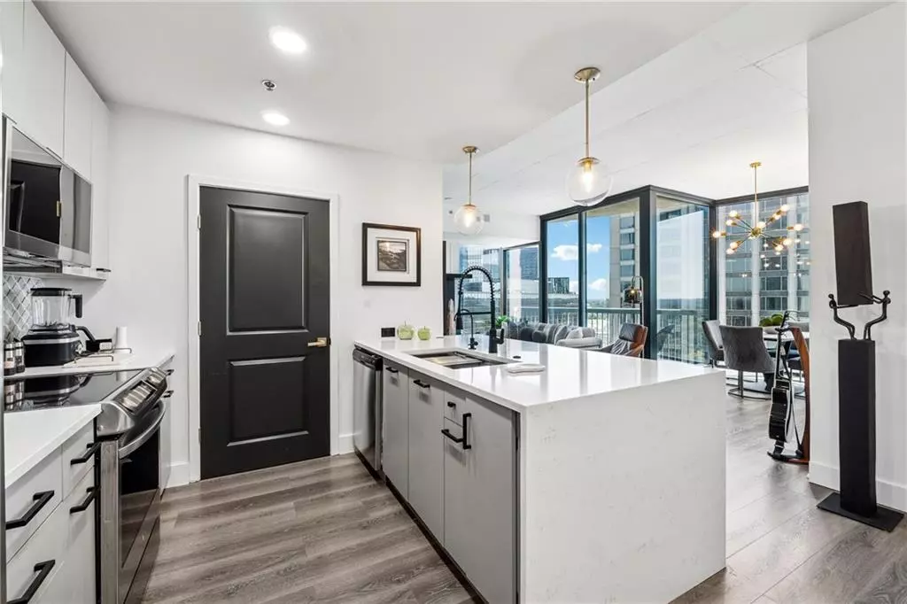 Atlanta, GA 30326,3324 Peachtree RD NE #1301
