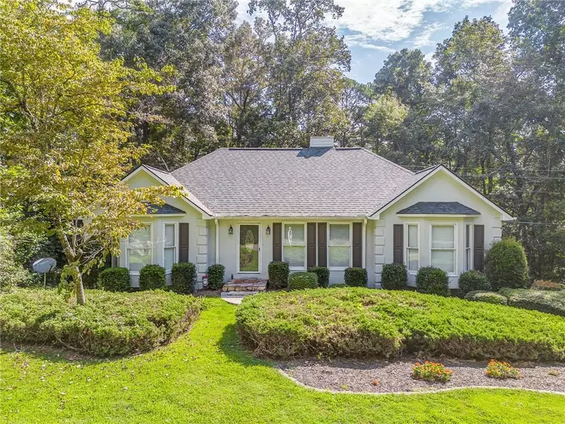 1023 Laurel Lake DR, Ball Ground, GA 30107