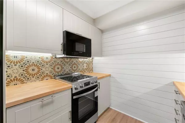 Atlanta, GA 30328,475 Mount Vernon HWY NE #226C