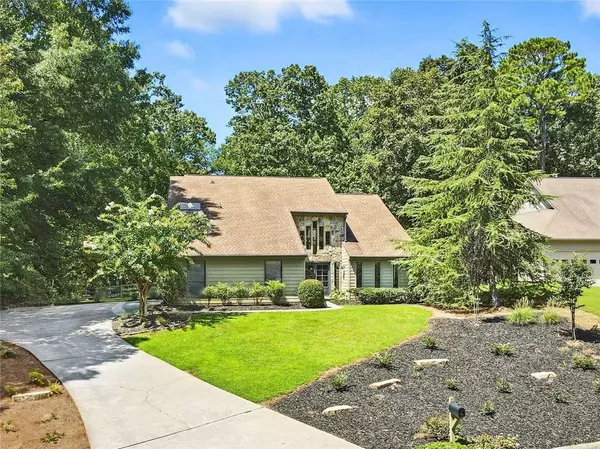 4220 Burns Heritage TRL NE, Roswell, GA 30075
