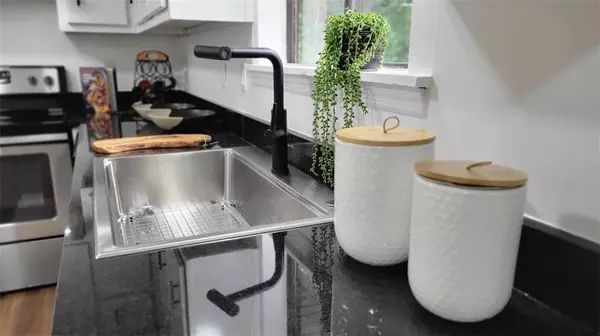 Mcdonough, GA 30252,389 ROSSER RD