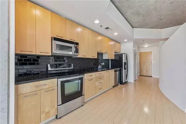 Atlanta, GA 30326,3324 Peachtree RD NE #2703