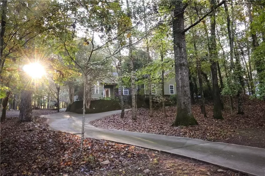 346 E River Bend DR E, Eatonton, GA 31024