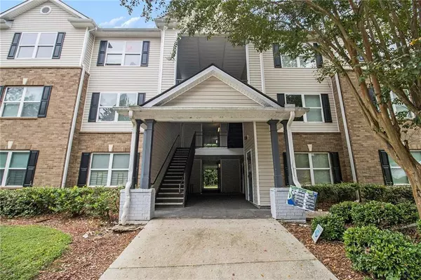 2202 Fairington Village DR, Lithonia, GA 30038