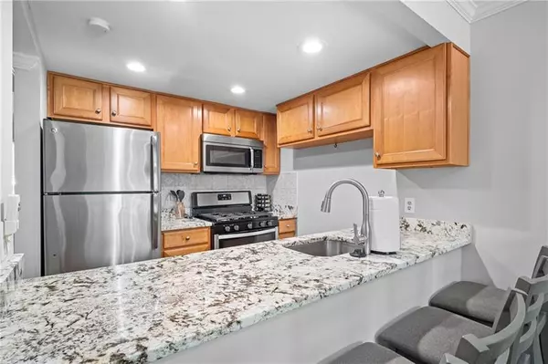 Alpharetta, GA 30005,69 Country Place CT