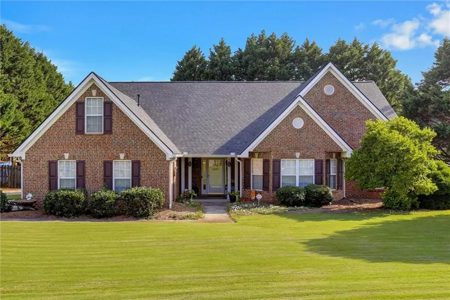 1227 Blue Springs DR, Loganville, GA 30052