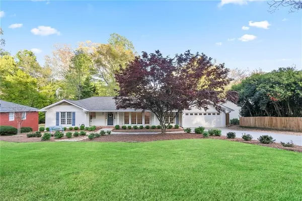 4555 Runnemede RD NW, Atlanta, GA 30327