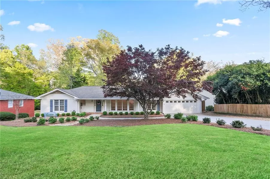 4555 Runnemede RD NW, Atlanta, GA 30327