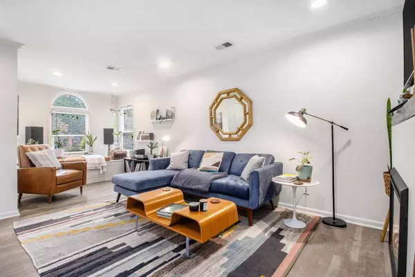 Roswell, GA 30075,1010 Sasha LN