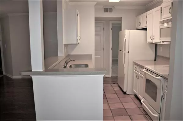 Sandy Springs, GA 30328,901 Garden CT #901