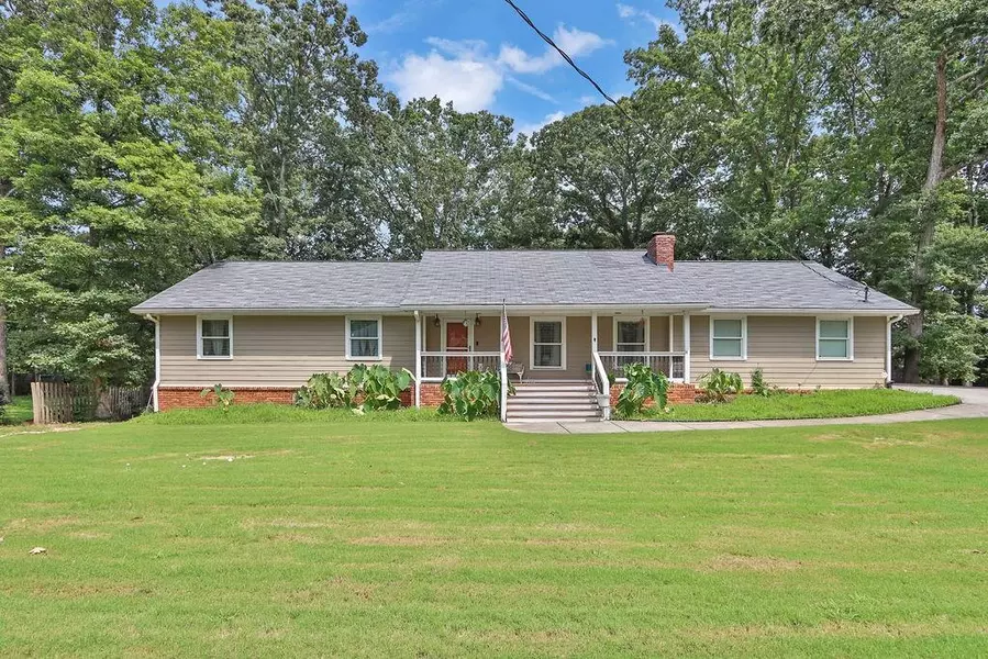1952 Colony Oaks DR, Snellville, GA 30078