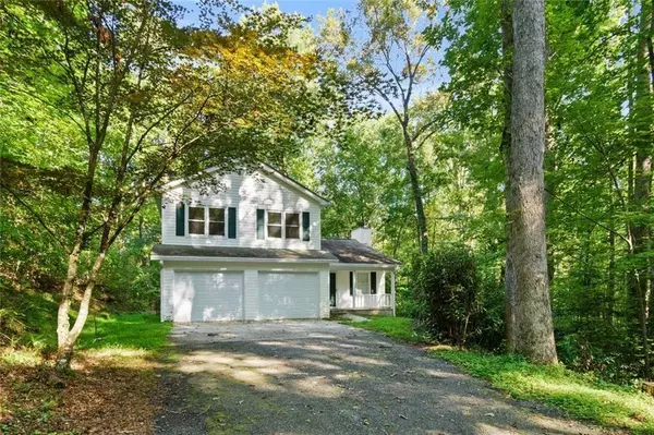 64 Hickory LN, Dahlonega, GA 30107