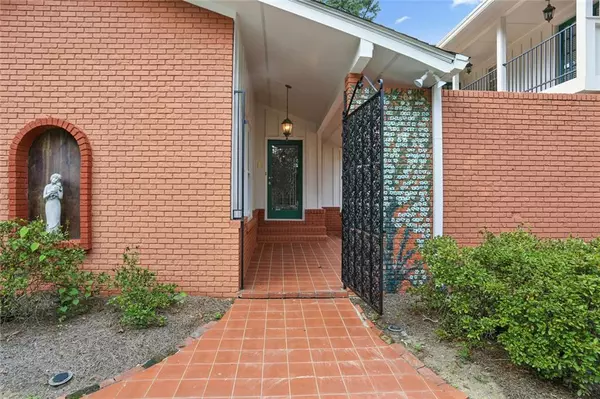 Dunwoody, GA 30338,5224 N Peachtree RD