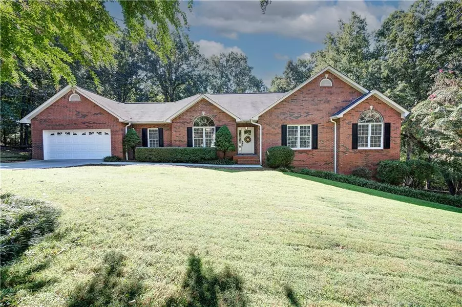 175 Thornwood DR SE, Calhoun, GA 30701