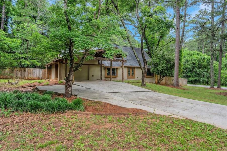 112 Valley RD, Stockbridge, GA 30281