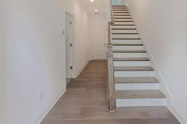 Atlanta, GA 30328,6595 BEACON DR