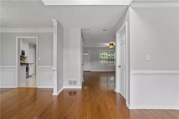 1048 Falls Brooke DR, Conyers, GA 30094