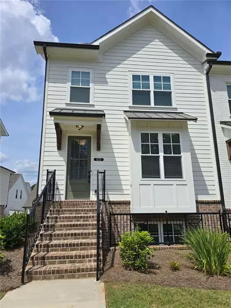 825 Green Sapling TRL, Suwanee, GA 30024