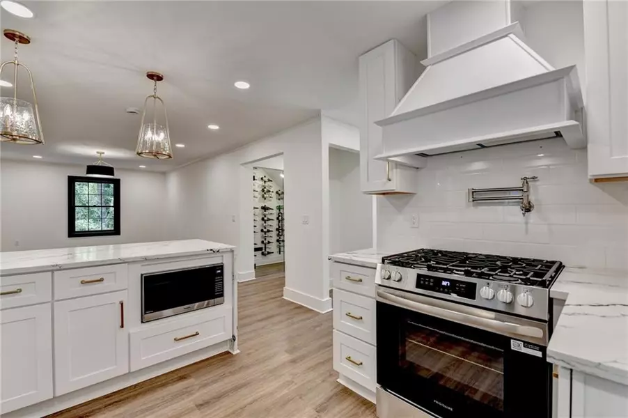 4618 Shallowford RD, Roswell, GA 30075