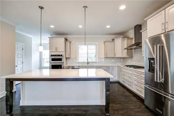 Atlanta, GA 30324,827 Stone Ridge LN