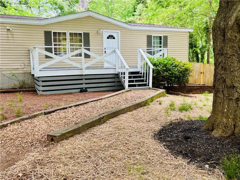 8 Dixie DR, Stockbridge, GA 30281