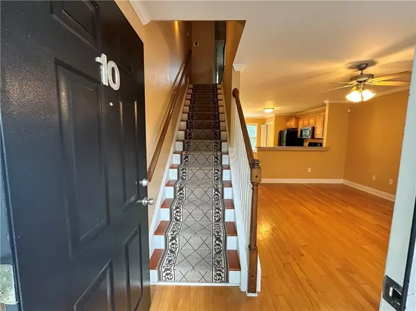 Athens, GA 30606,105 Whitehead RD #10